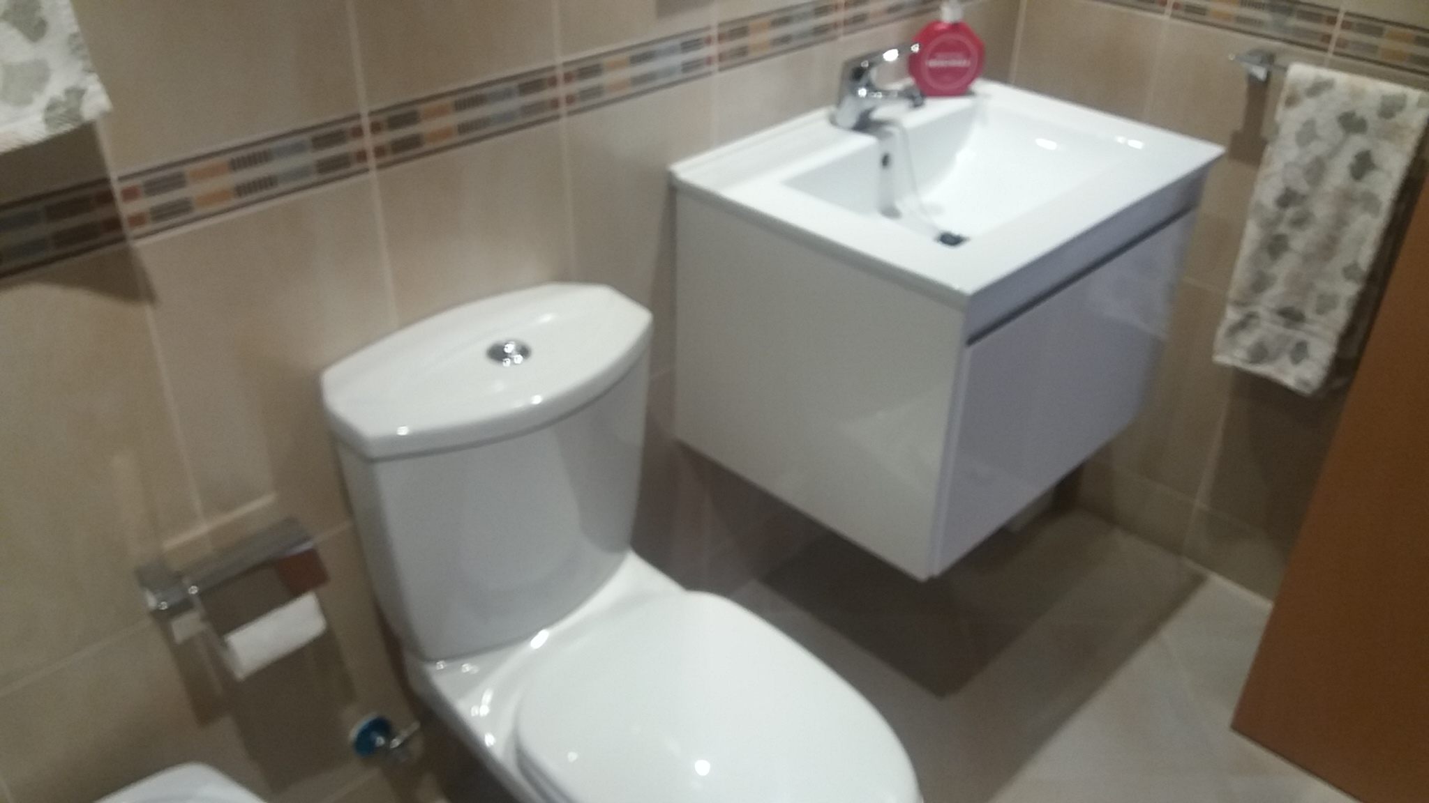 SE ALQUILA apartamento Bajo con jardin 4/6 personas