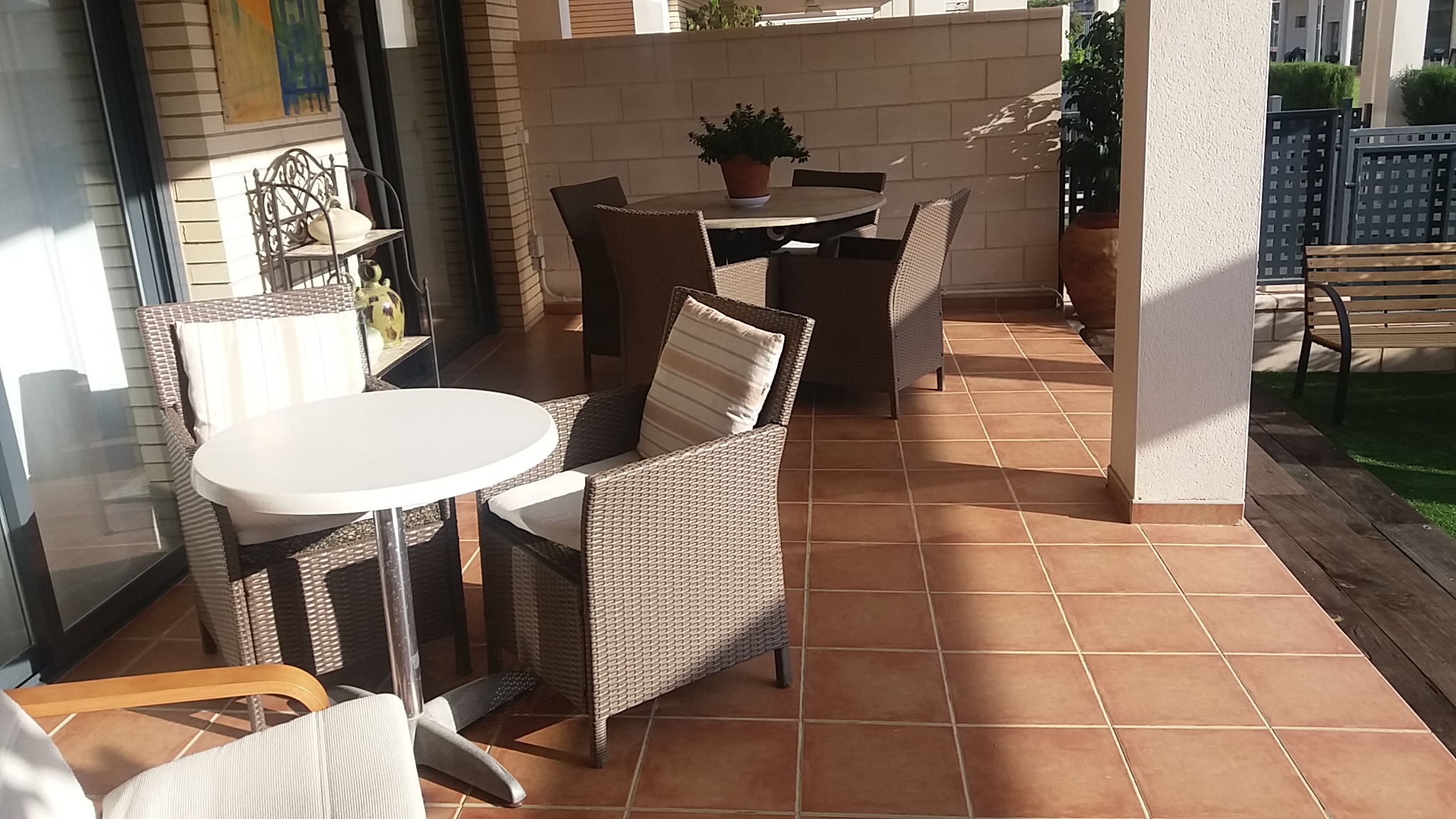 SE ALQUILA apartamento Bajo con jardin 4/6 personas