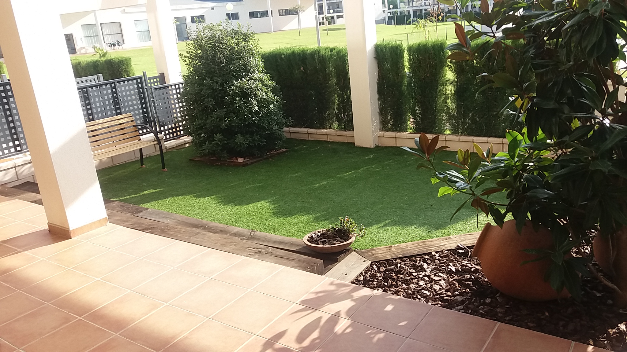 SE ALQUILA apartamento Bajo con jardin 4/6 personas