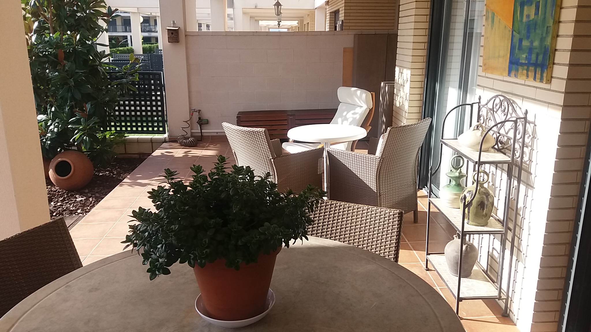 SE ALQUILA apartamento Bajo con jardin 4/6 personas