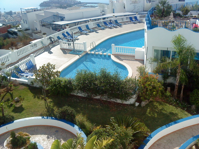 SE ALQUILA apartamento para 4 pers