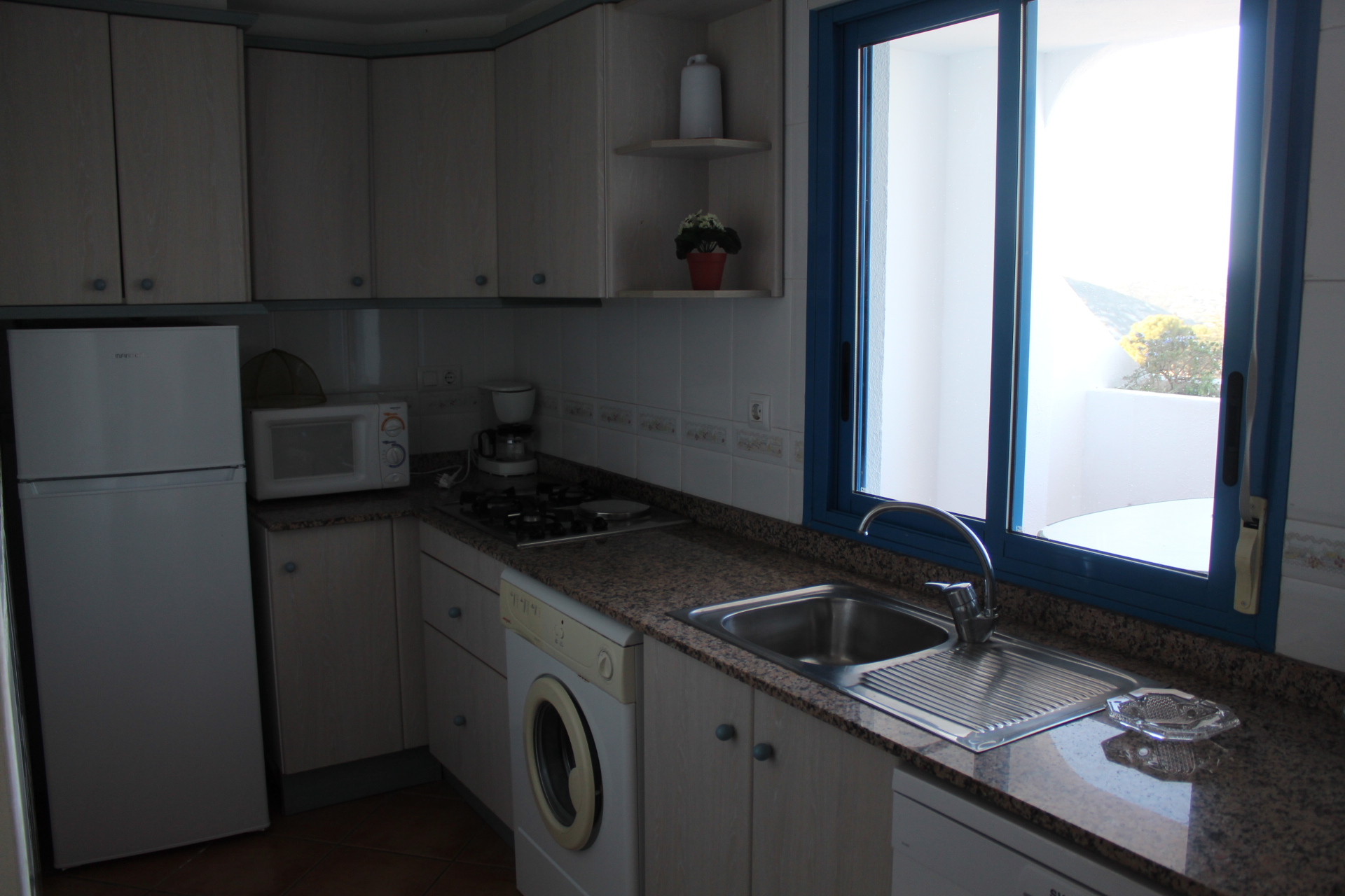 SE ALQUILA apartamento para 4 pers