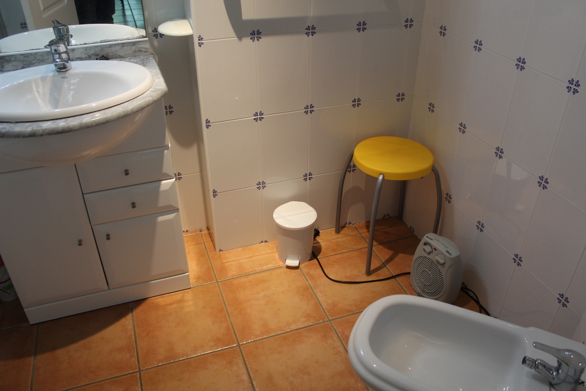 SE ALQUILA apartamento para 4 pers