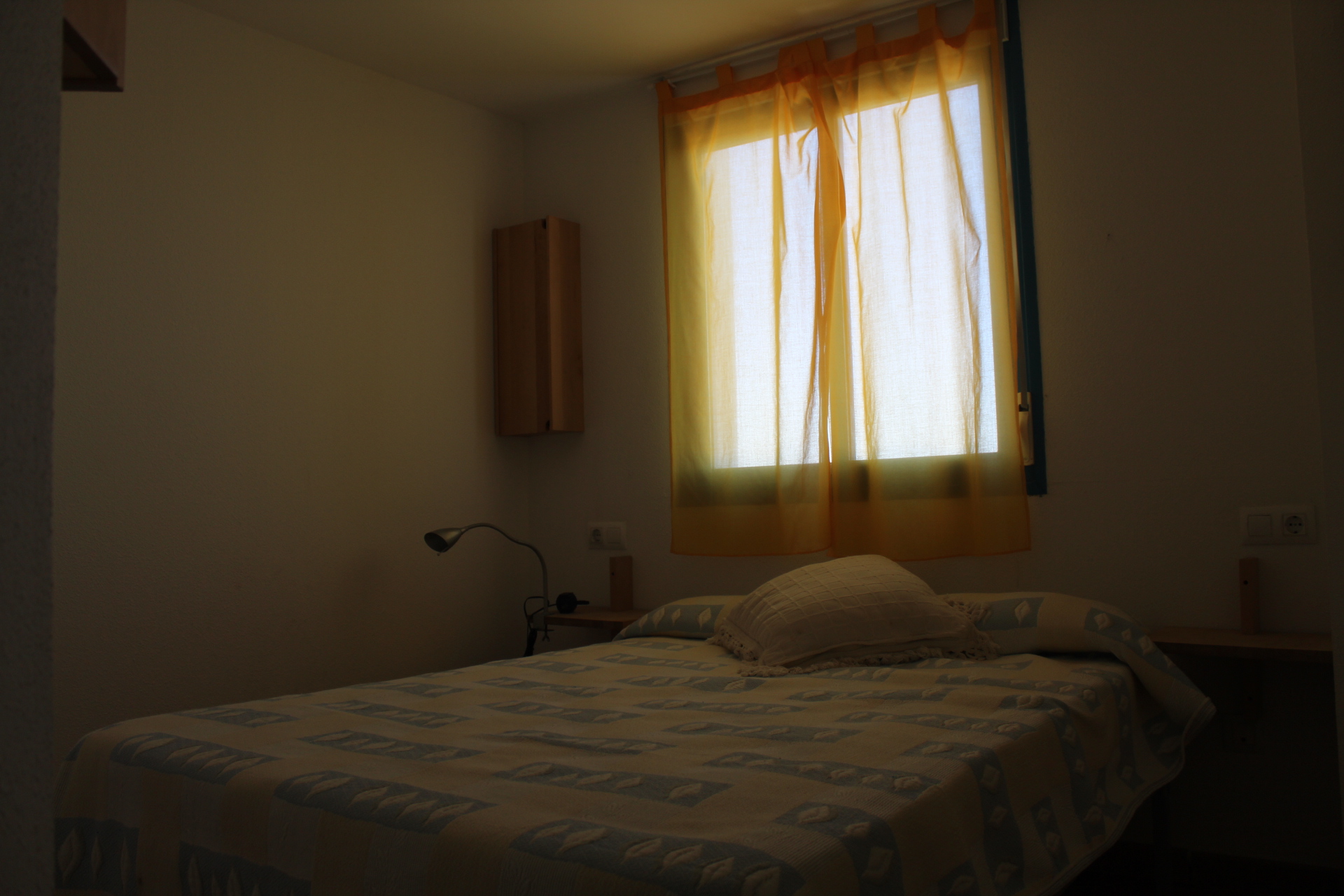 SE ALQUILA apartamento para 4 pers