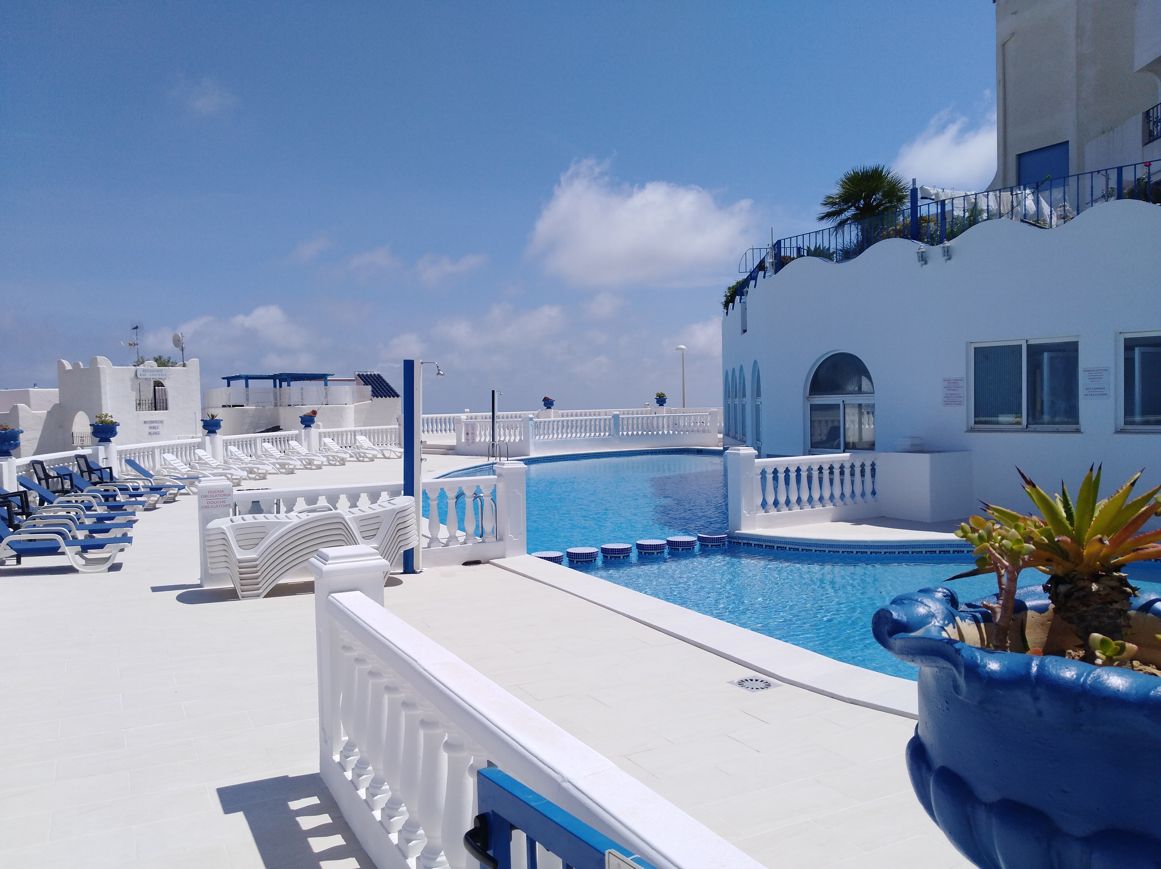 SE ALQUILA apartamento para 4 pers