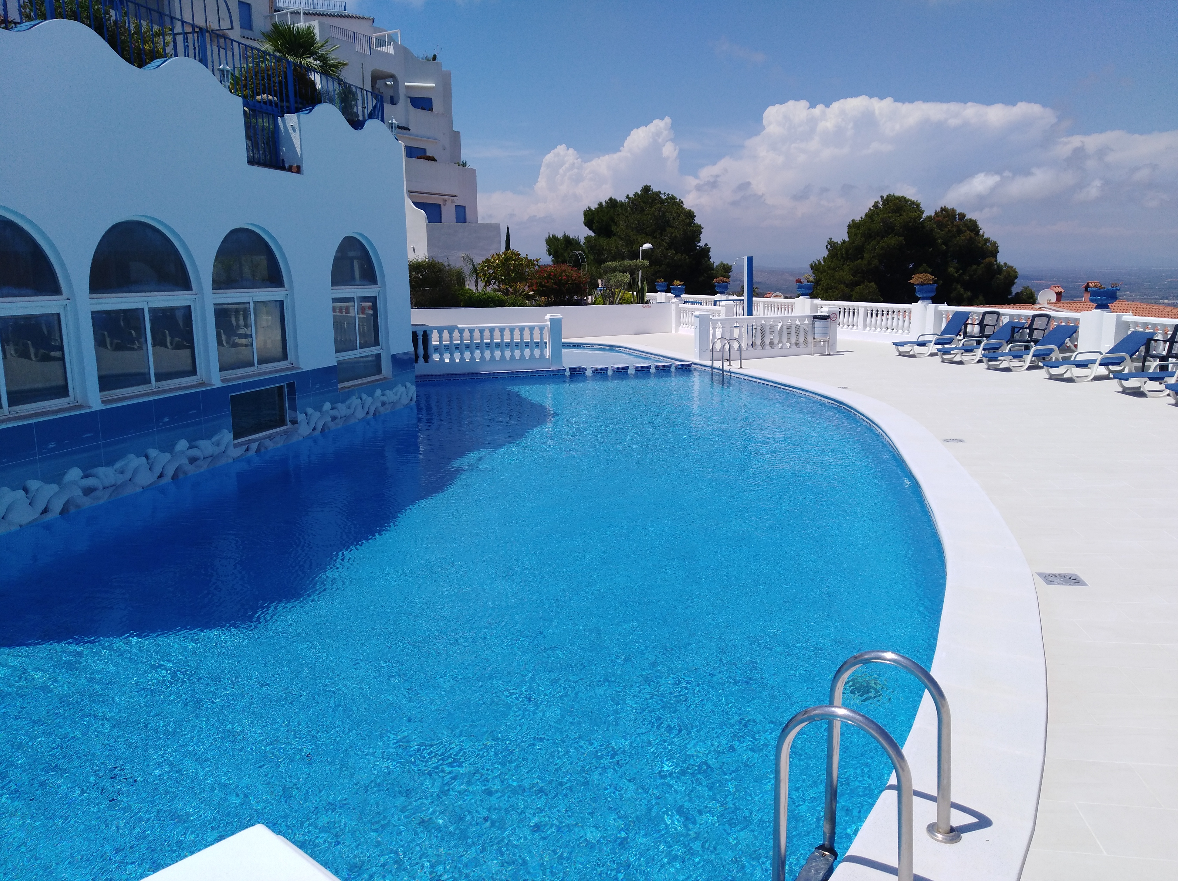 SE ALQUILA apartamento para 4 pers