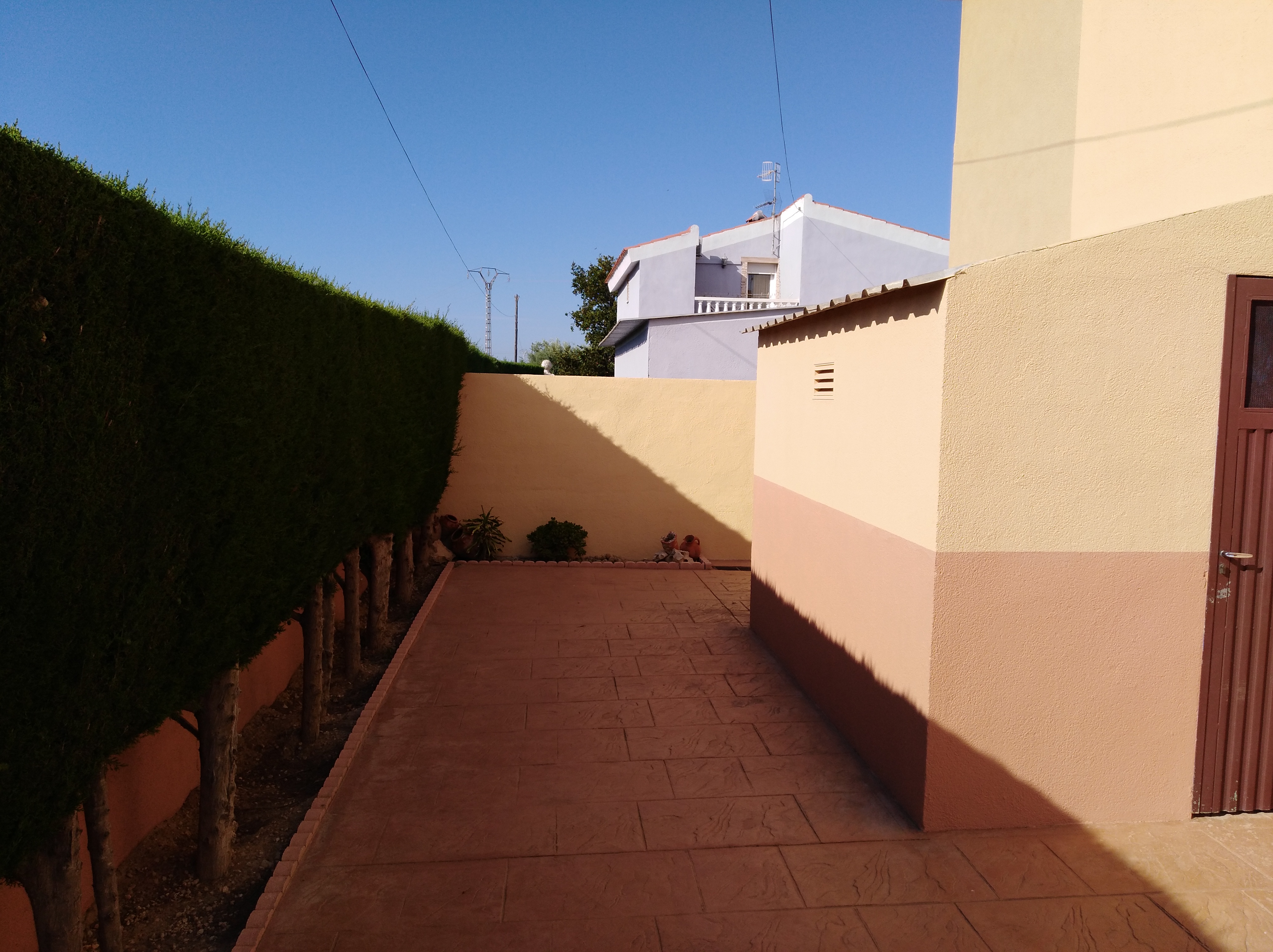 SE VENDE Chalet individual con piscina en Benicarló.