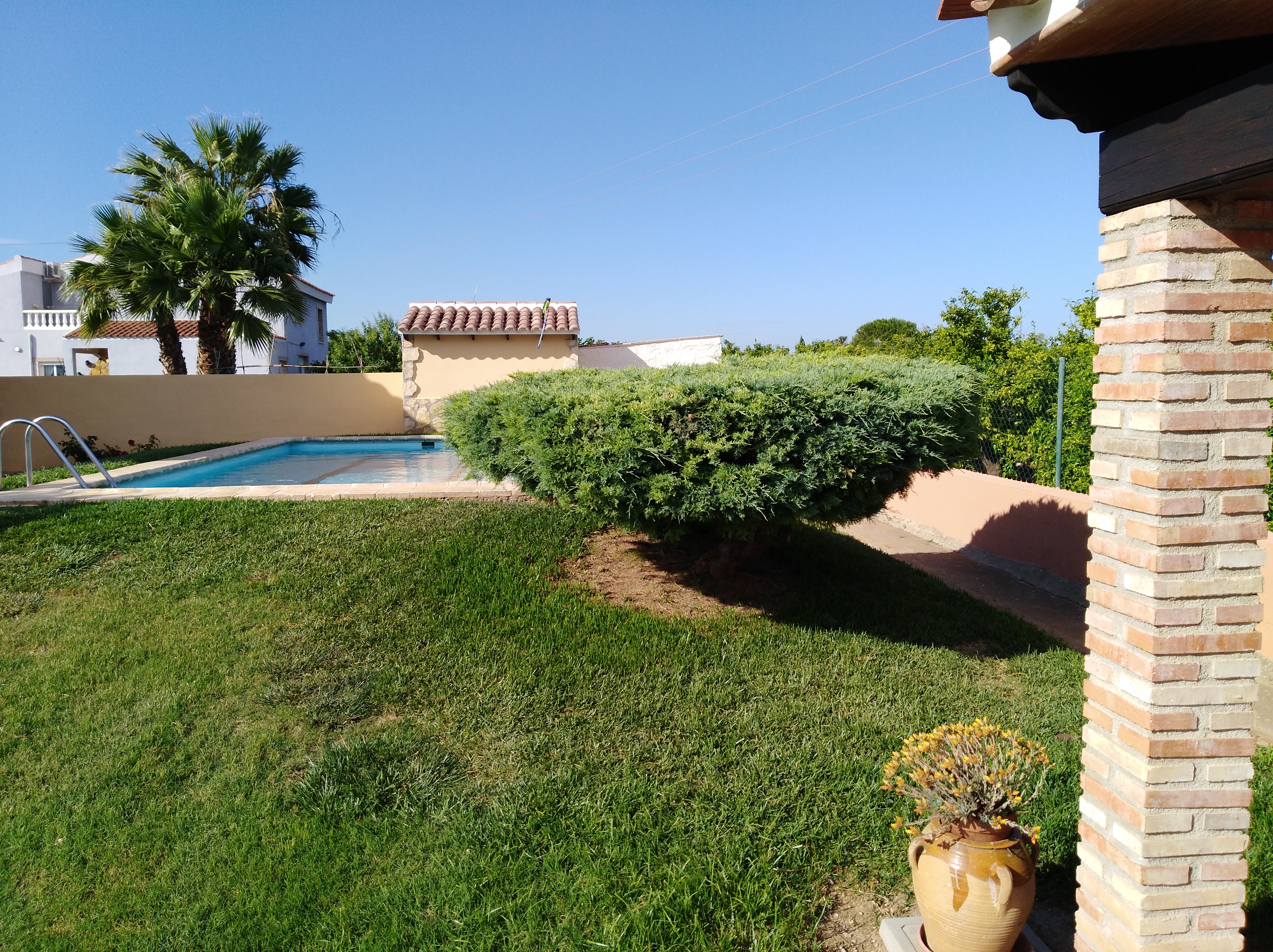 SE VENDE Chalet individual con piscina en Benicarló.