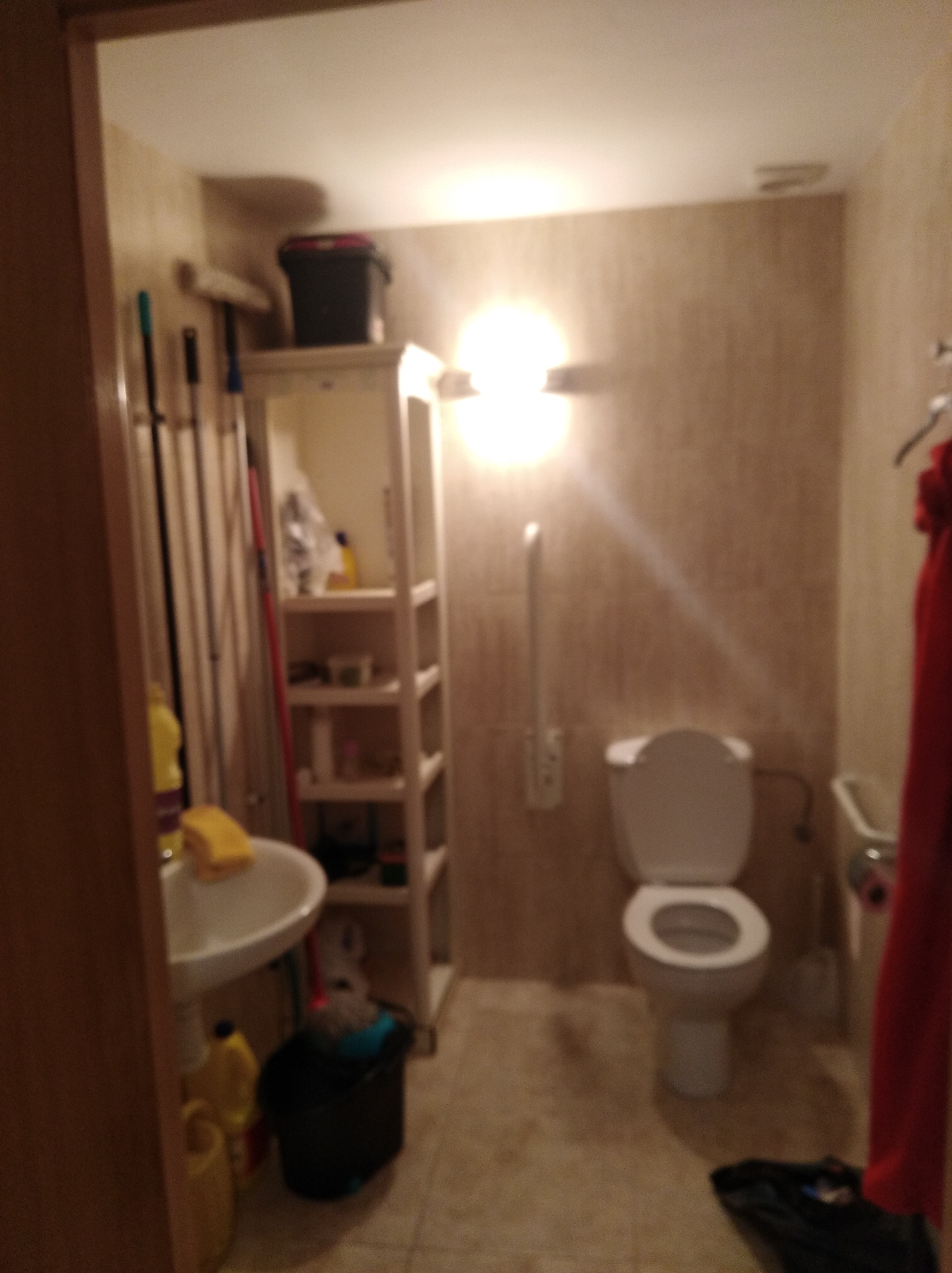 Se alquila Local de 100m2 en el centro de Benicarló