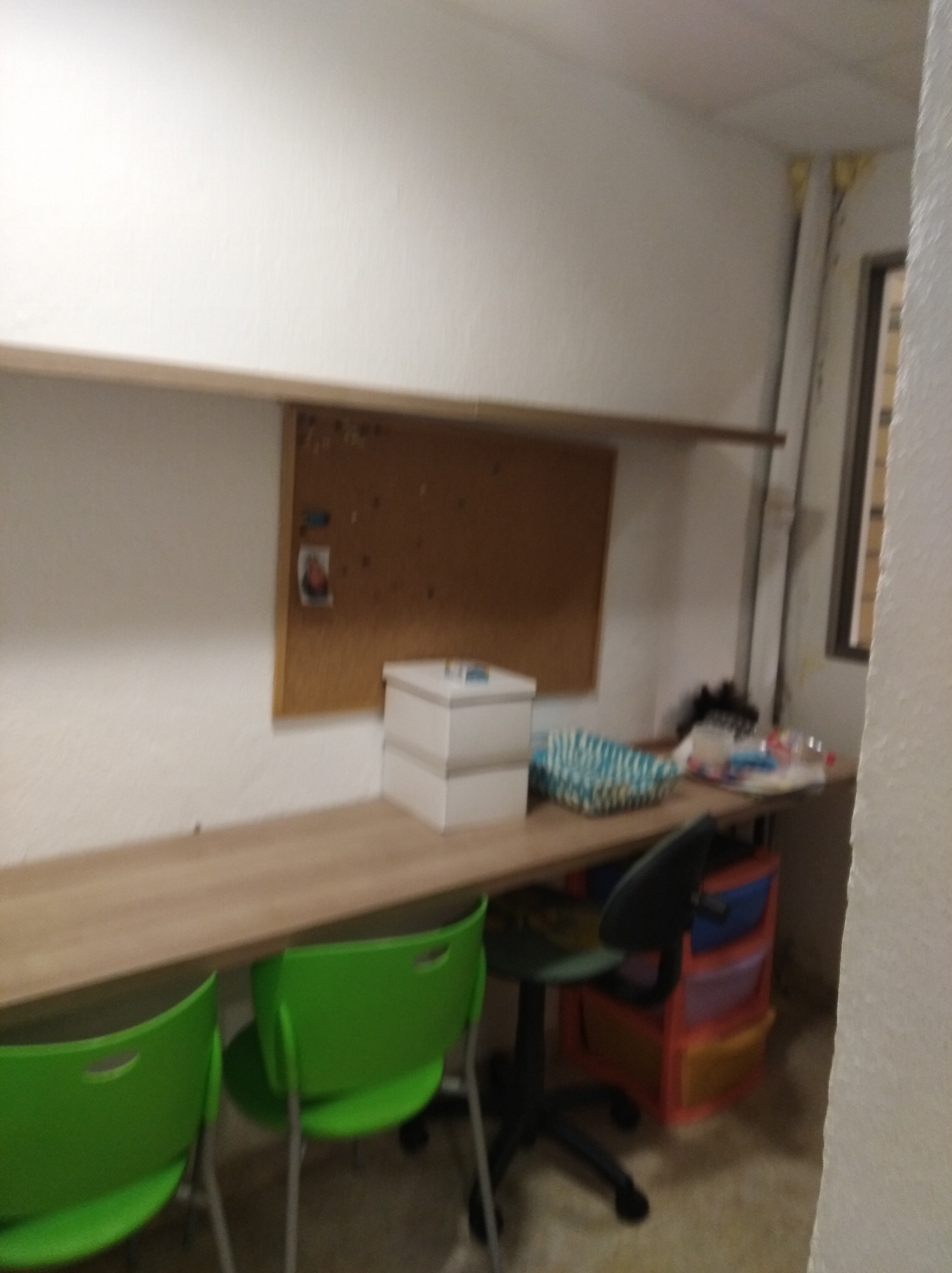 Se alquila Local de 100m2 en el centro de Benicarló