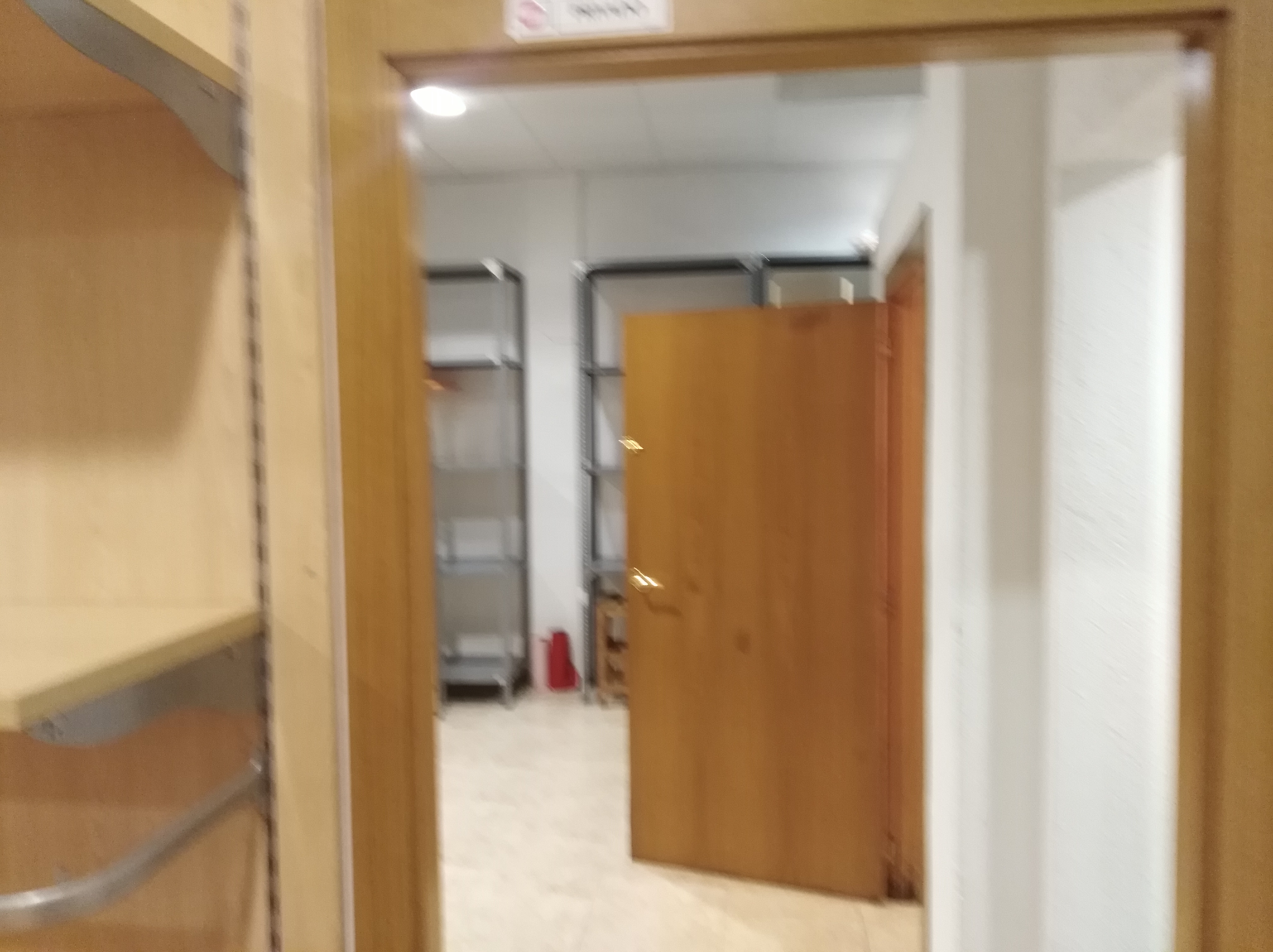 Se alquila Local de 100m2 en el centro de Benicarló