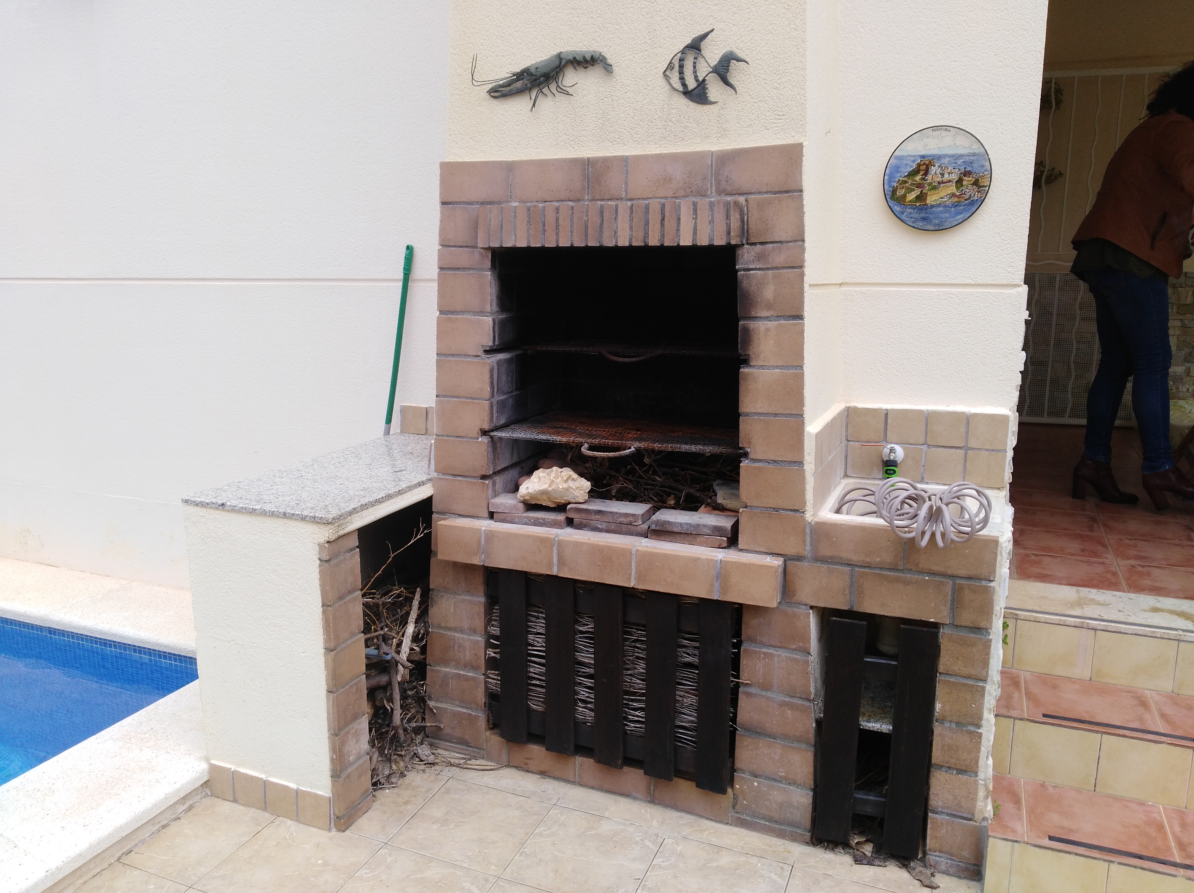 SE VENDE CHALET individual con piscina