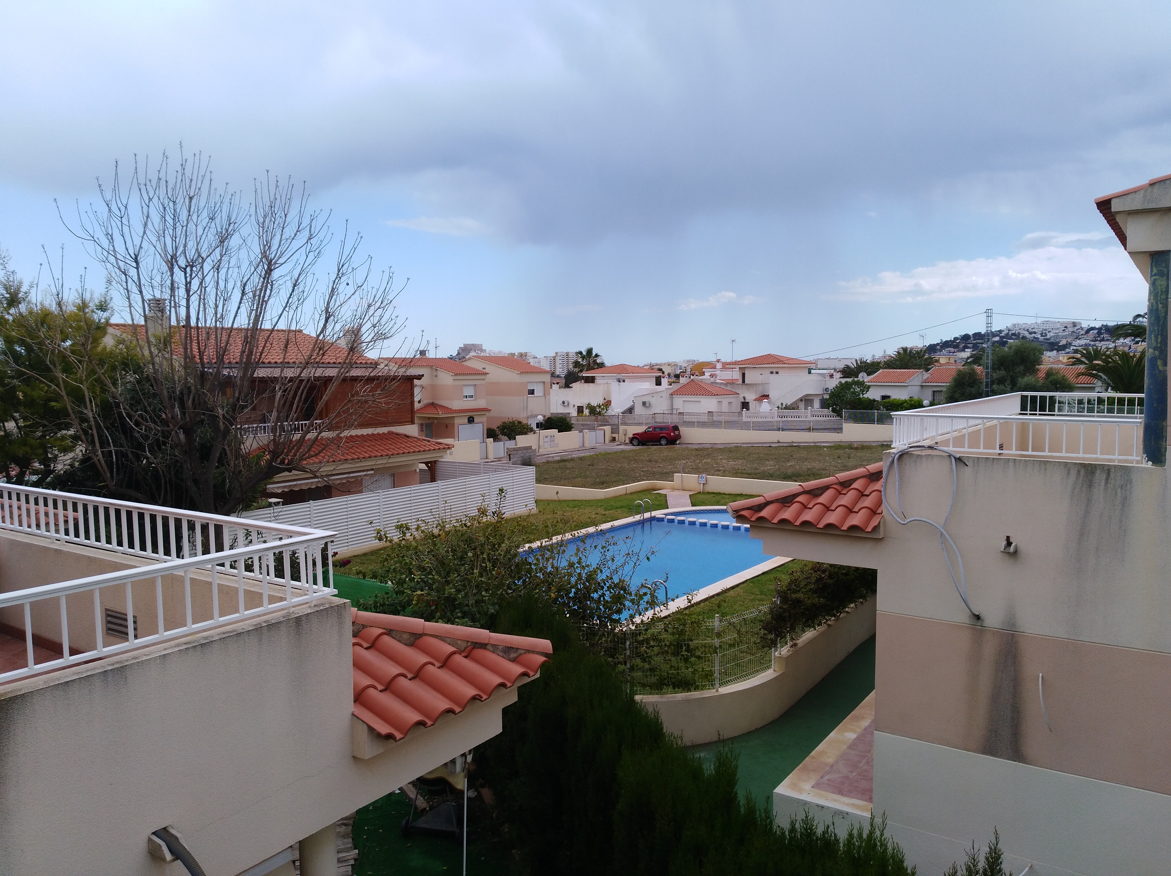 SE VENDE CHALET individual con piscina